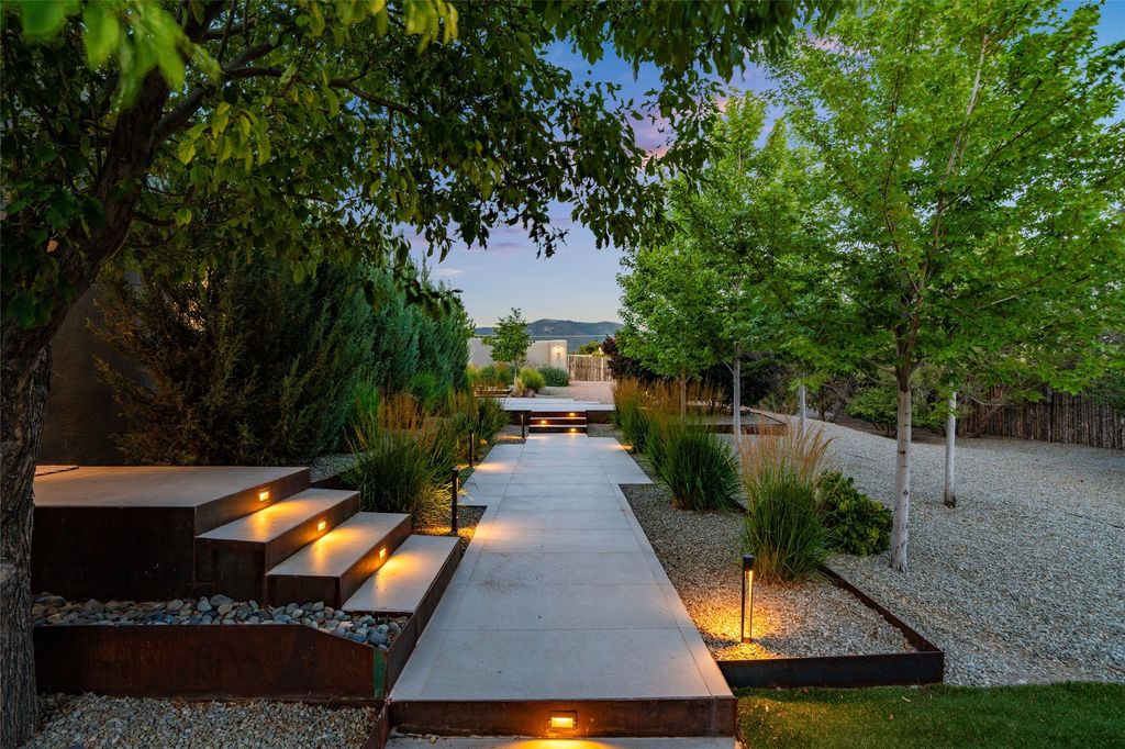 317 Cordova Lane, Santa Fe, NM 87505