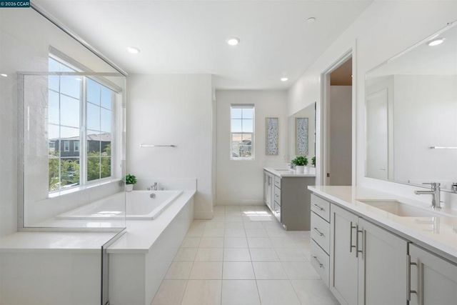 6274 Carousel Ave, Tracy, CA 95377