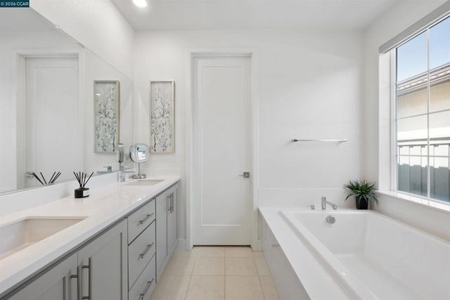 6274 Carousel Ave, Tracy, CA 95377