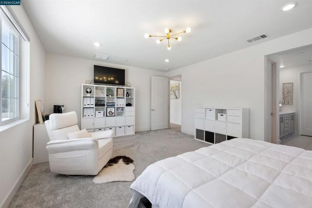 6274 Carousel Ave, Tracy, CA 95377