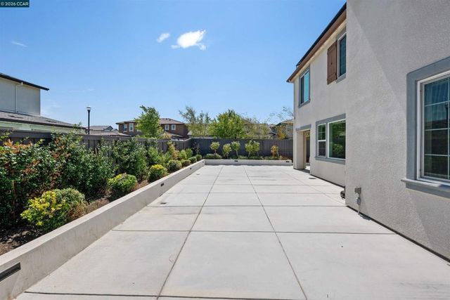 6274 Carousel Ave, Tracy, CA 95377