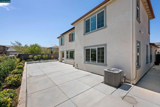 6274 Carousel Ave, Tracy, CA 95377
