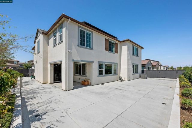 6274 Carousel Ave, Tracy, CA 95377