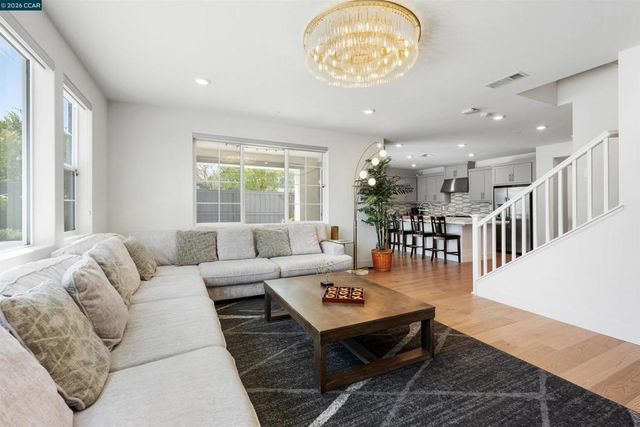 6274 Carousel Ave, Tracy, CA 95377