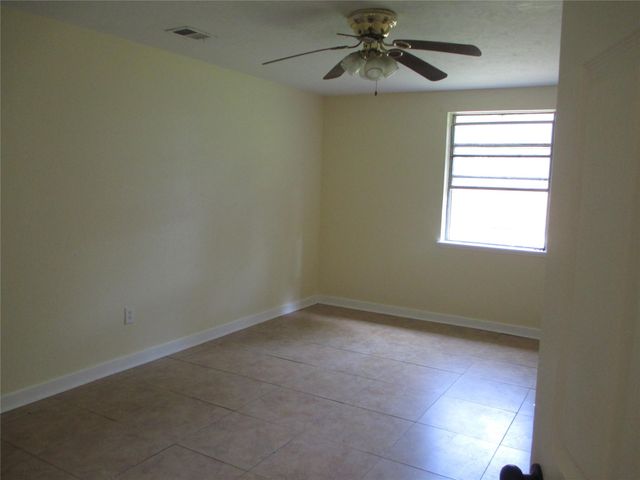 500 Harold Lane, Baytown, TX 77521