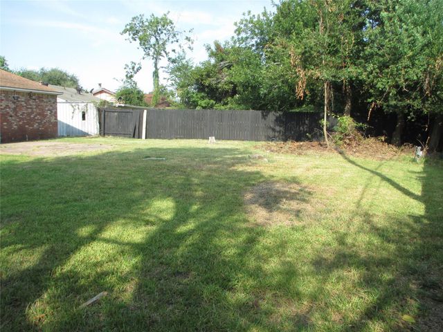 500 Harold Lane, Baytown, TX 77521