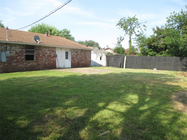 500 Harold Lane, Baytown, TX 77521