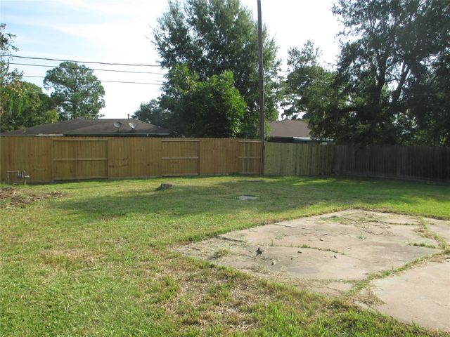 500 Harold Lane, Baytown, TX 77521