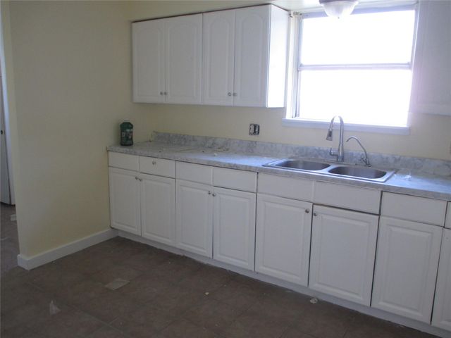 500 Harold Lane, Baytown, TX 77521