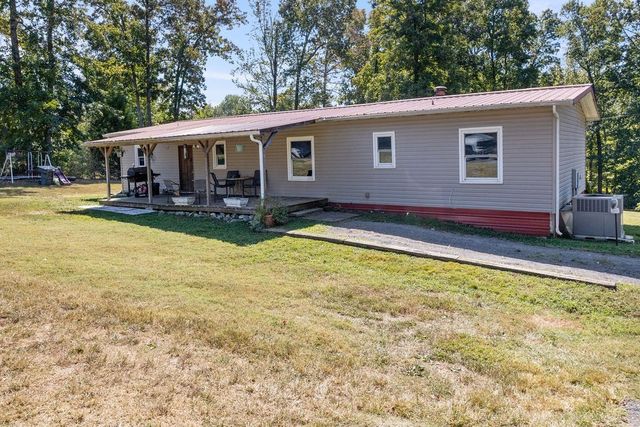 6184 Dewey Carr Rd, Bethpage, TN 37022