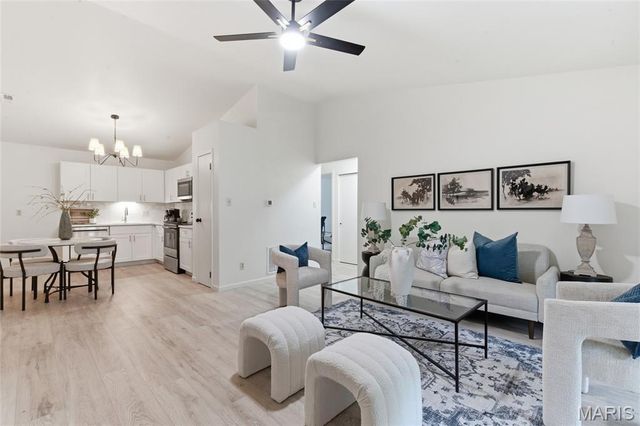 1961 Marine Terrace Drive I, St Louis, MO 63146