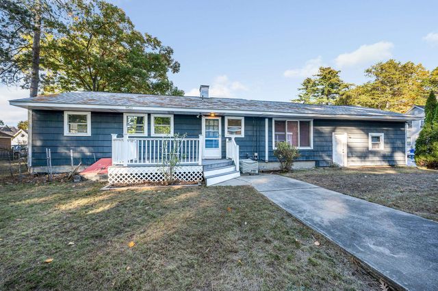 2 Severance Street, Derry, NH 03038