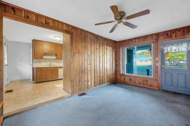 2 Severance Street, Derry, NH 03038