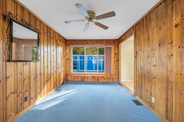 2 Severance Street, Derry, NH 03038