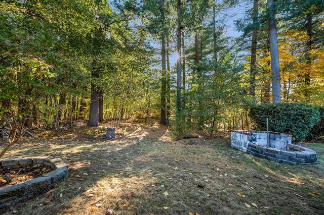 2 Severance Street, Derry, NH 03038