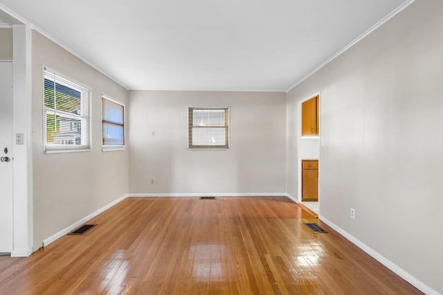2 Severance Street, Derry, NH 03038