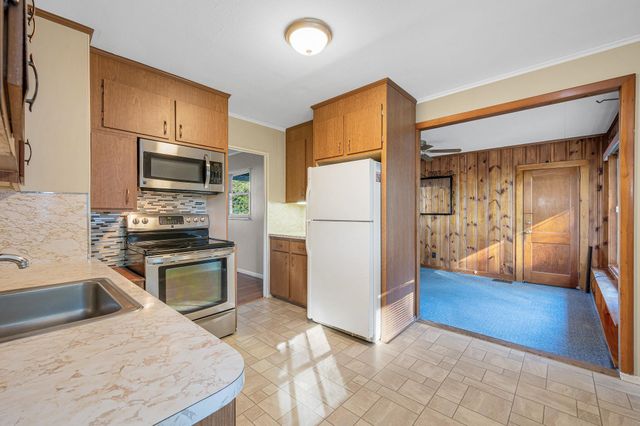 2 Severance Street, Derry, NH 03038