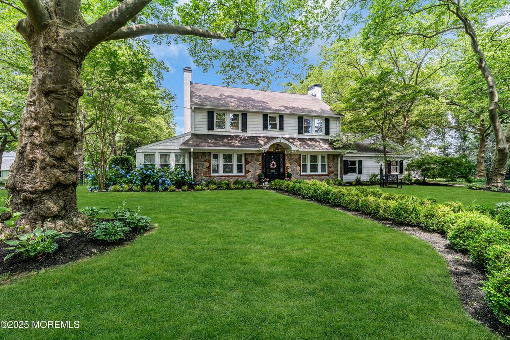 6 Buttonwood Drive, Shrewsbury Boro, NJ 07702