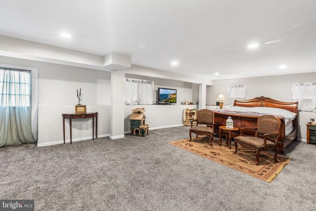 970 GRAVEL PIKE, Schwenksville, PA 19473