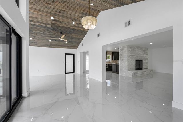 520 115TH AVENUE, Treasure Island, FL 33706