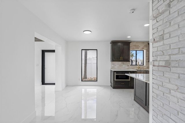 520 115TH AVENUE, Treasure Island, FL 33706