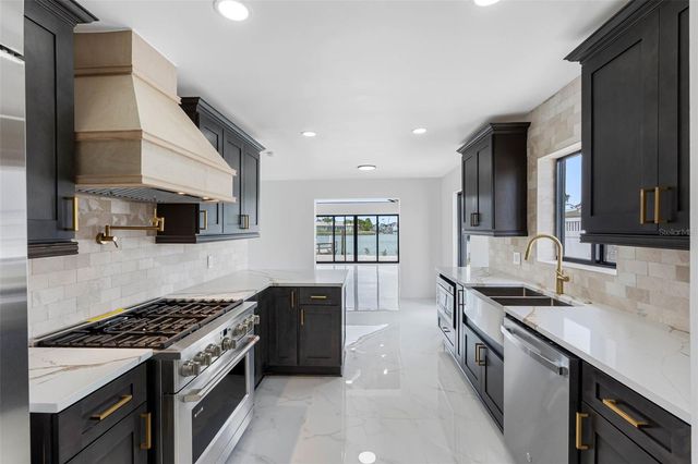 520 115TH AVENUE, Treasure Island, FL 33706