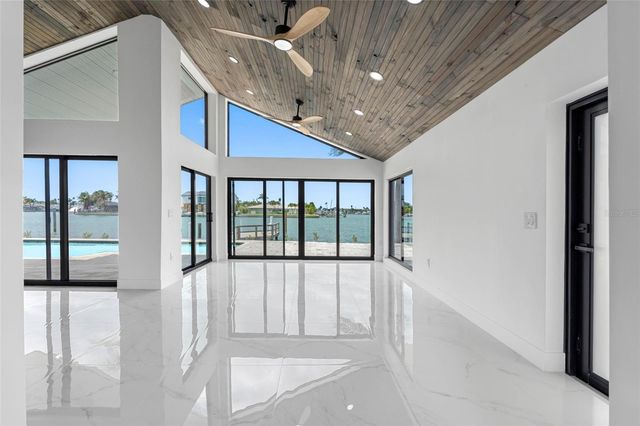 520 115TH AVENUE, Treasure Island, FL 33706