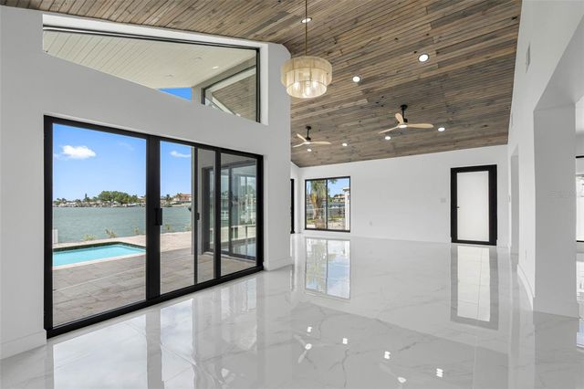 520 115TH AVENUE, Treasure Island, FL 33706