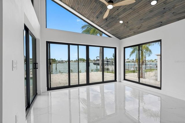 520 115TH AVENUE, Treasure Island, FL 33706