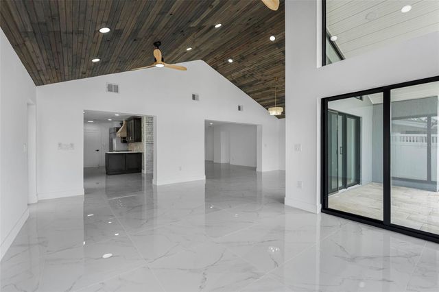 520 115TH AVENUE, Treasure Island, FL 33706