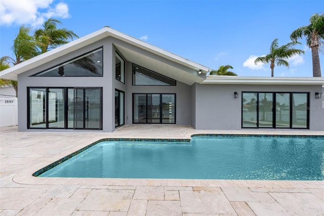 520 115TH AVENUE, Treasure Island, FL 33706