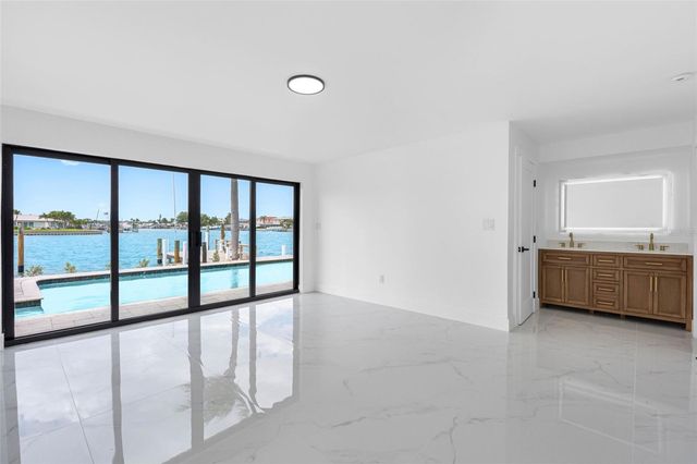 520 115TH AVENUE, Treasure Island, FL 33706