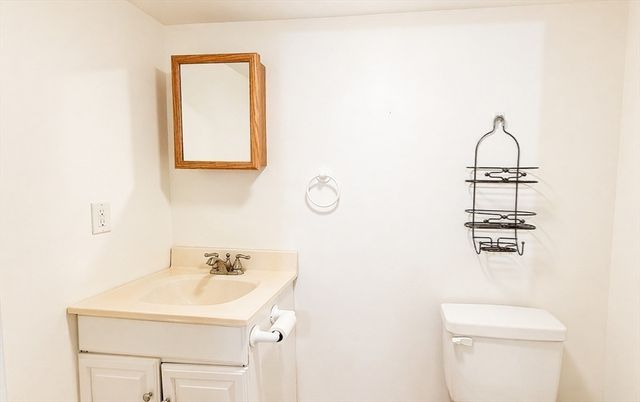 86 Howard St 1, Waltham, MA 02451