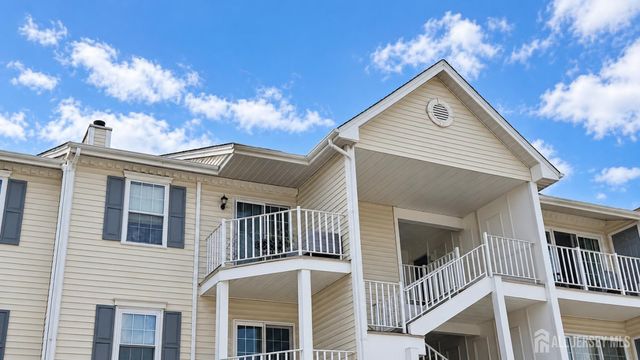 29 pembrook Avenue, North Brunswick, NJ 08902