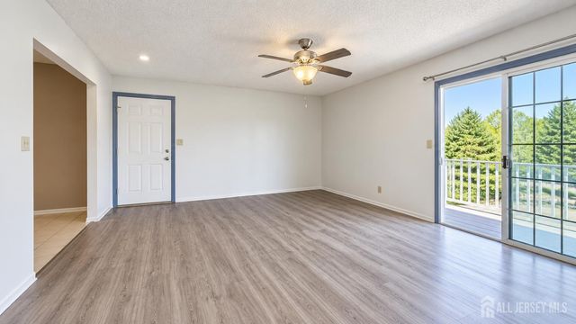 29 pembrook Avenue, North Brunswick, NJ 08902
