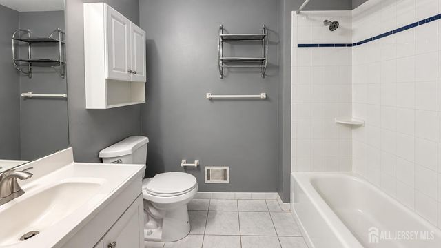 29 pembrook Avenue, North Brunswick, NJ 08902