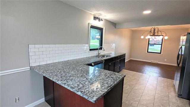 9909 E 76th Terrace, Raytown, MO 64138