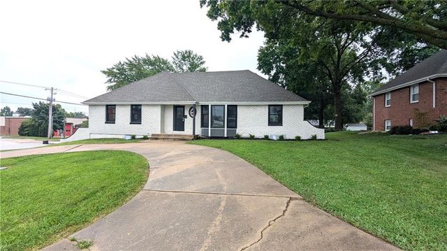 9909 E 76th Terrace, Raytown, MO 64138