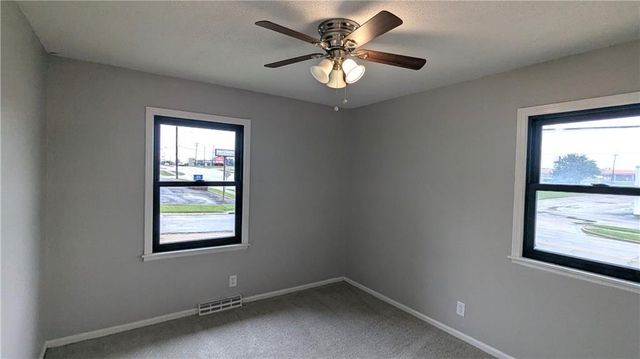 9909 E 76th Terrace, Raytown, MO 64138