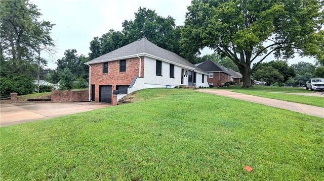9909 E 76th Terrace, Raytown, MO 64138