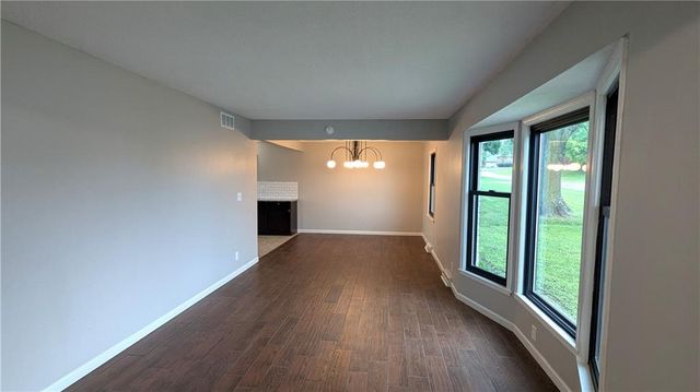 9909 E 76th Terrace, Raytown, MO 64138