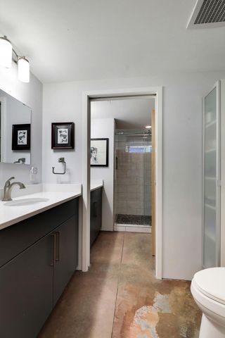 225 9th Street E 107, Saint Paul, MN 55101