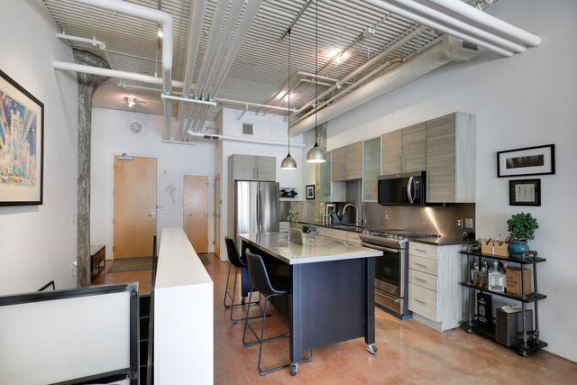 225 9th Street E 107, Saint Paul, MN 55101