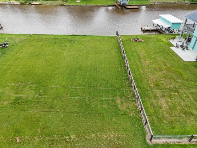 7 County Road 291 Road, Sargent, TX 77414