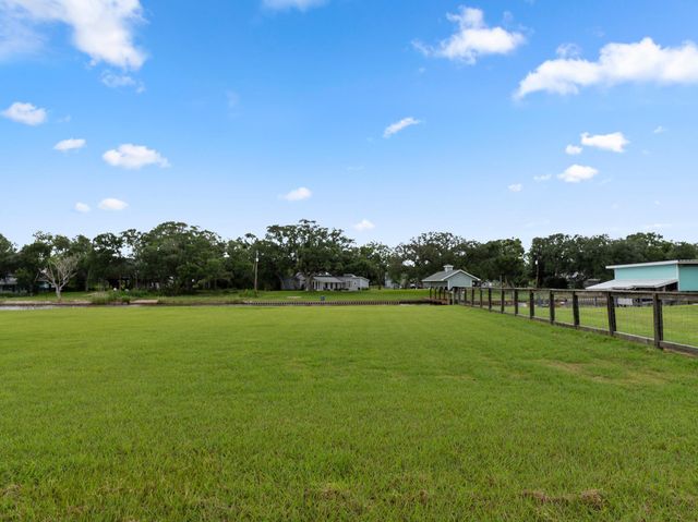 7 County Road 291 Road, Sargent, TX 77414