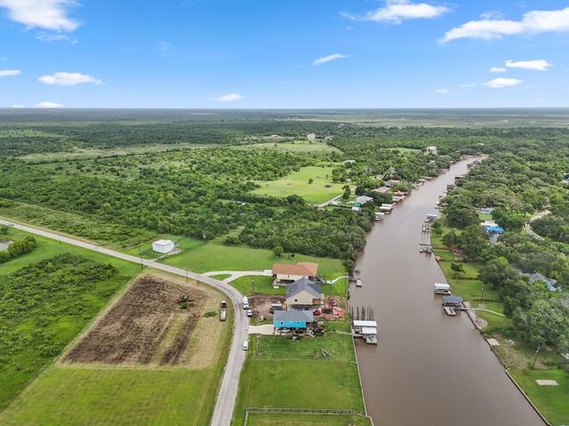 7 County Road 291 Road, Sargent, TX 77414
