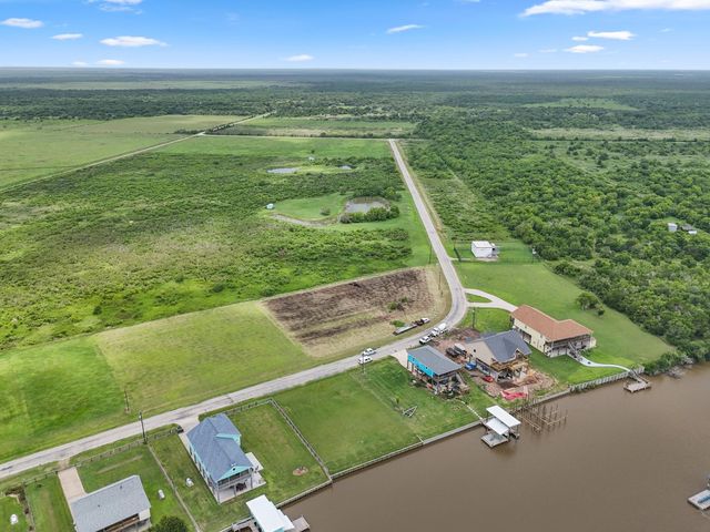 7 County Road 291 Road, Sargent, TX 77414