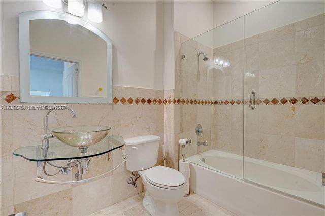 2665 SW 37th Avenue 101, Miami, FL 33133