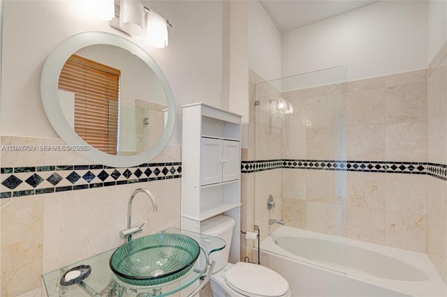 2665 SW 37th Avenue 101, Miami, FL 33133