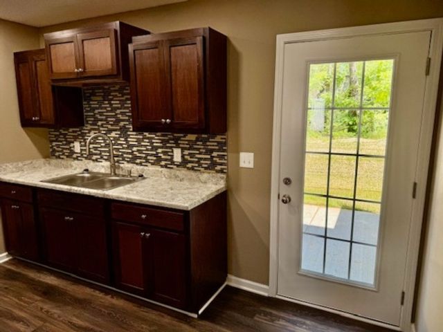 1416 E Lincoln St, Tullahoma, TN 37388